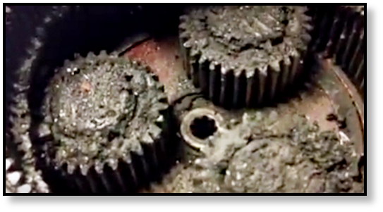 final-drive-hydraulic-motor-gear-oil-sludge-2-1-.png